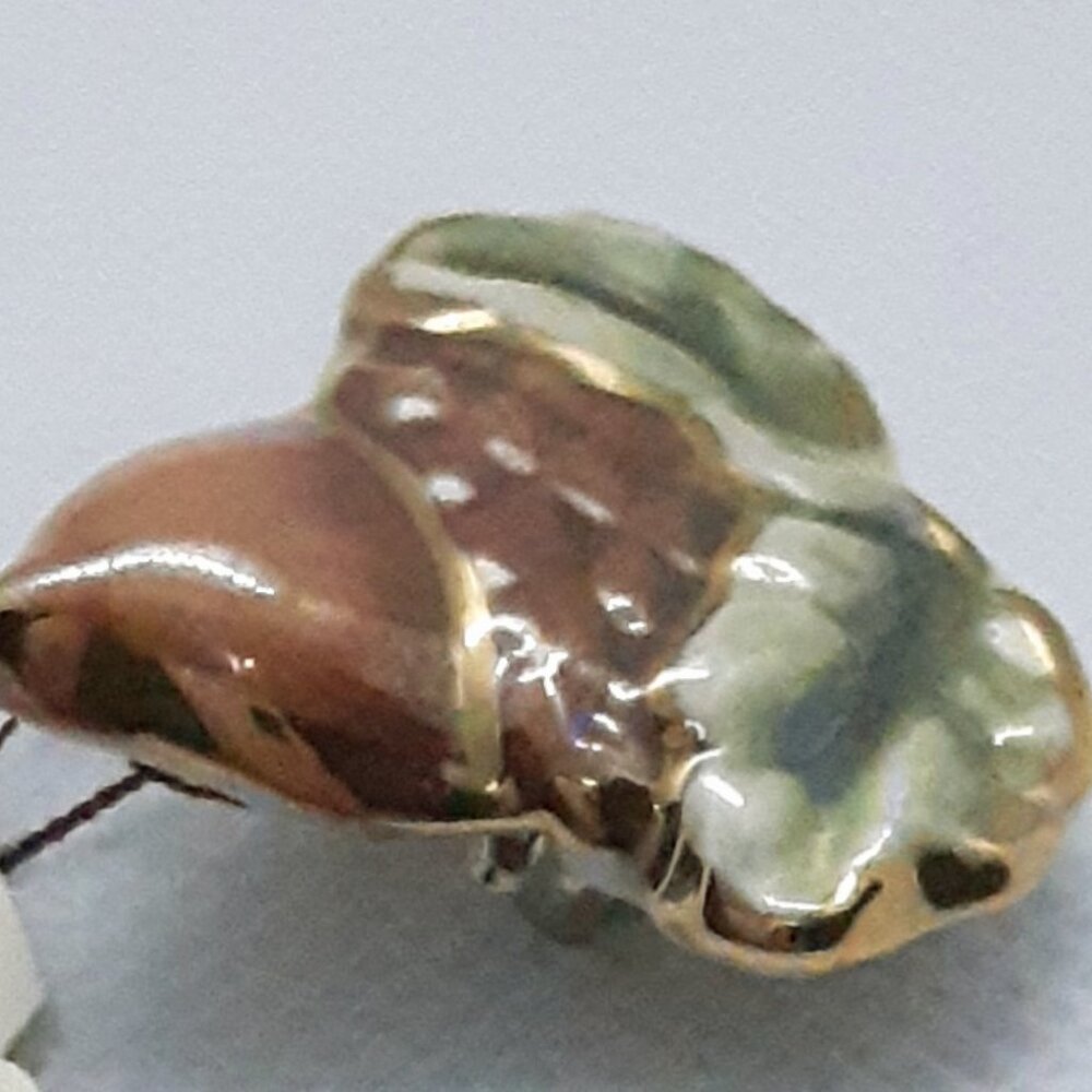 Nature Nut ...  NEW Collectable 22kt gold trimmed acorn pin - Picture 7 of 11
